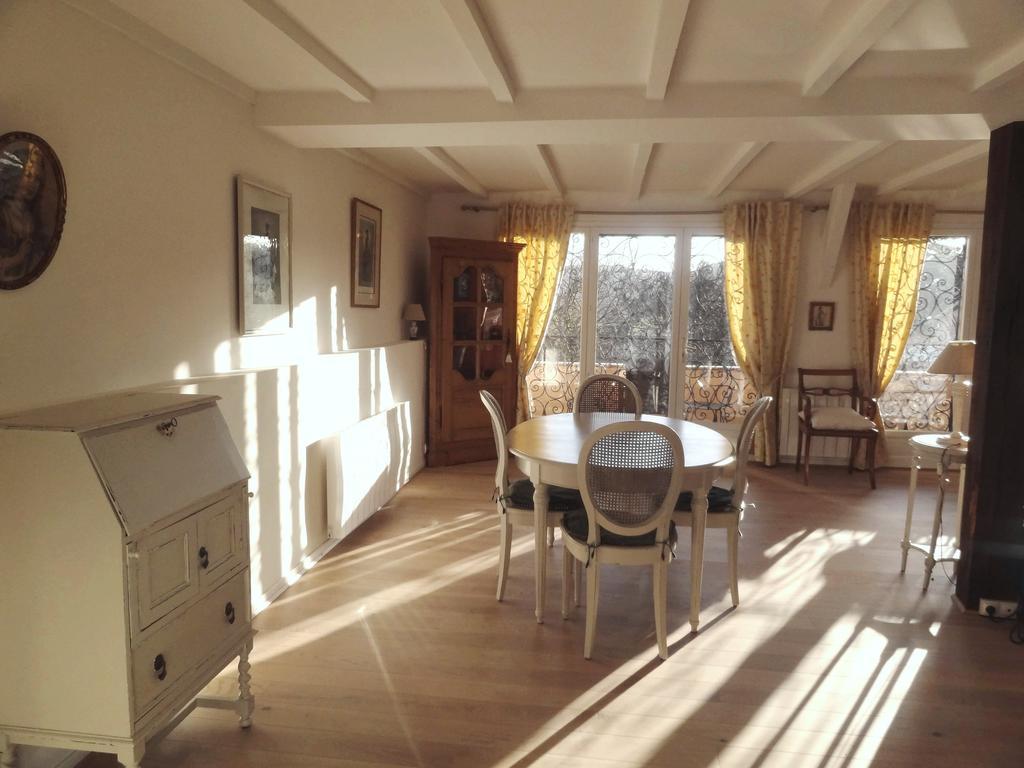 Le Loft Campagnard Apartment Живерни Стая снимка