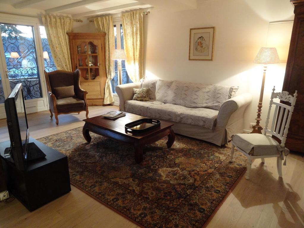 Le Loft Campagnard Apartment Живерни Стая снимка