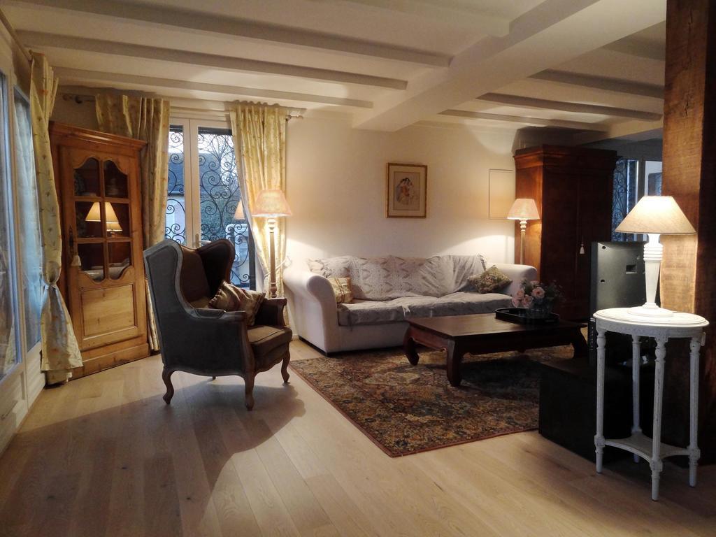 Le Loft Campagnard Apartment Живерни Стая снимка